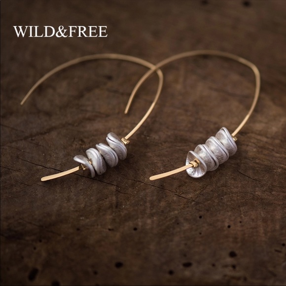 Jewelry - 💕 dainty boho earrings